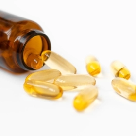 Ai Không Nên Sử Dụng Tinh Dầu Hoa Anh Thảo? Giải Đáp Từ Chuyên Gia