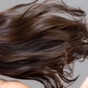 Ăn Gì Để Tóc Mọc Nhanh Và Dày Một Cách Tự Nhiên?