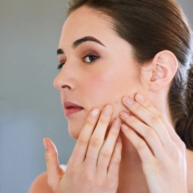 Azelaic Acid Là Gì? Công Dụng Và Cách Sử Dụng Hiệu Quả Cho Làn Da