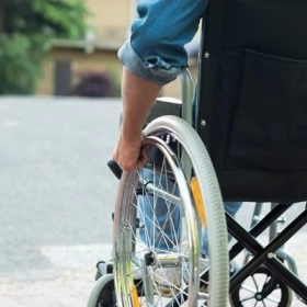 Bệnh Lou Gehrig (ALS) là gì? Dấu hiệu, nguyên nhân và cách điều trị