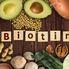 Biotin Là Vitamin Gì? Tác Dụng, Nguồn Thực Phẩm và Cách Bổ Sung