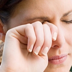 Bụi Vào Mắt Không Lấy Ra Được Phải Làm Sao? Cách Xử Lý An Toàn