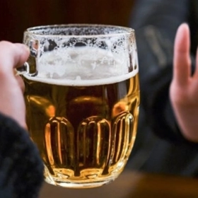 Cách Cai Rượu An Toàn Cho Người Uống Nhiều Năm: Lộ Trình, Lưu Ý Và Giải Pháp Hiệu Quả