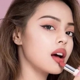 Cách Chọn Màu Son Phù Hợp Với Tông Da, Độ Tuổi Và Phong Cách