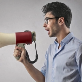 Cách Luyện Giọng Nói Cho Nam Rõ Ràng, Mạnh Mẽ Và Tự Tin