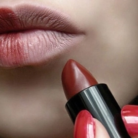 Chì Trong Son Có Hại Không? Sự Thật Và Cách Chọn Son An Toàn