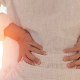 Cơn Đau Quặn Thận Là Gì? Nhận Biết Sớm Để Tránh Biến Chứng Nguy Hiểm