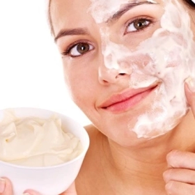 5 Công Thức Mặt Nạ Sữa Chua Không Đường Giúp Da Trắng Sáng Tự Nhiên