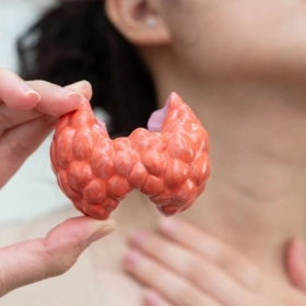 Cường Giáp Kiêng Ăn Gì? 10 Thực Phẩm Người Bệnh Nên Tránh