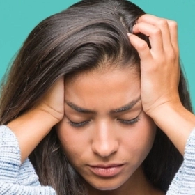 Đau đầu mạn tính: Nguyên nhân, dấu hiệu và cách điều trị