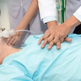 Ép Tim Là Gì? Dấu Hiệu Nhận Biết Và Khi Nào Cần Cấp Cứu Ngay 