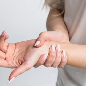 Hội Chứng Ống Cổ Tay: Làm Sao Nhận Biết Và Cách Điều Trị Hiệu Quả? Hội Chứng Ống Cổ Tay: Làm Sao Nhận Biết Và Cách Điều Trị Hiệu Quả?