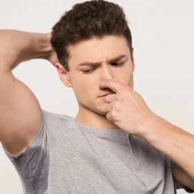 Hôi nách: Nguyên nhân, dấu hiệu và các phương pháp điều trị dứt điểm