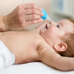 Hướng Dẫn Cách Rửa Mũi Cho Trẻ Sơ Sinh Tại Nhà Đúng Chuẩn Y Tế