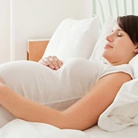 Mẹ Bầu Nằm Ngửa Có Sao Không? Khi Nào Nên Tránh?