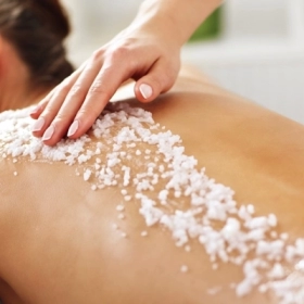 Nên Tẩy Tế Bào Chết Body Khi Nào? Tần Suất Chuẩn Để Da Luôn Mịn Màng