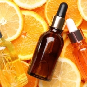 Tại Sao Bôi Vitamin C Lại Bị Vàng Da? Nguyên Nhân Và Cách Khắc Phục