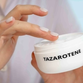 Tazarotene Là Gì? Công Dụng, Cách Dùng Và Lưu Ý Khi Trị Mụn