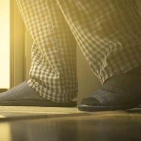 Tiểu đêm: Nguyên nhân, ảnh hưởng và giải pháp cải thiện giấc ngủ