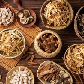 Top 7 Cây Thuốc Nam Giúp Hỗ Trợ Điều Trị Suy Giãn Tĩnh Mạch Hiệu Quả