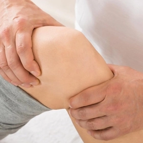 Tràn Dịch Khớp Gối Có Nên Xoa Bóp Không? Cách Làm An Toàn