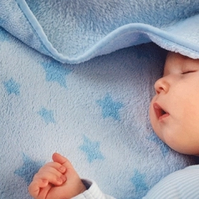 Trẻ Sơ Sinh Ngủ Bao Nhiêu Là Đủ? Cách Giúp Bé Ngủ Ngon Suốt Đêm