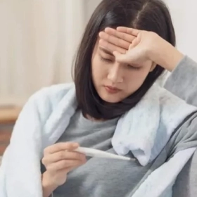 Trúng gió là gì? Nguyên nhân, dấu hiệu và cách xử lý nhanh tại nhà