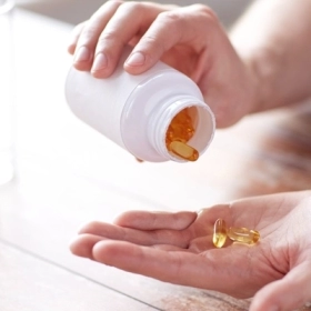 Uống Tinh Dầu Hoa Anh Thảo Bao Lâu Thì Ngừng? Có Nên Dùng Liên Tục?