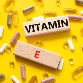 Uống Vitamin E Mỗi Ngày Có Tốt Không? Lợi Ích Và Tác Hại Ít Người Biết