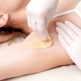 Wax Lông Có Làm Lông Mọc Nhiều Hơn Không? Sự Thật Bạn Cần Biết