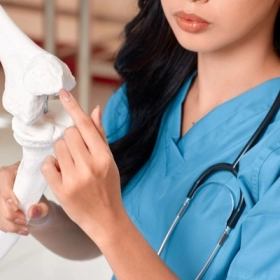 Xương Thủy Tinh: Cơ Chế Di Truyền, Phân Loại Và Cách Điều Trị